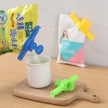 1pcs Random Food Sealing Clip Snack Sealer Clamps Sealing Bag Clips 2