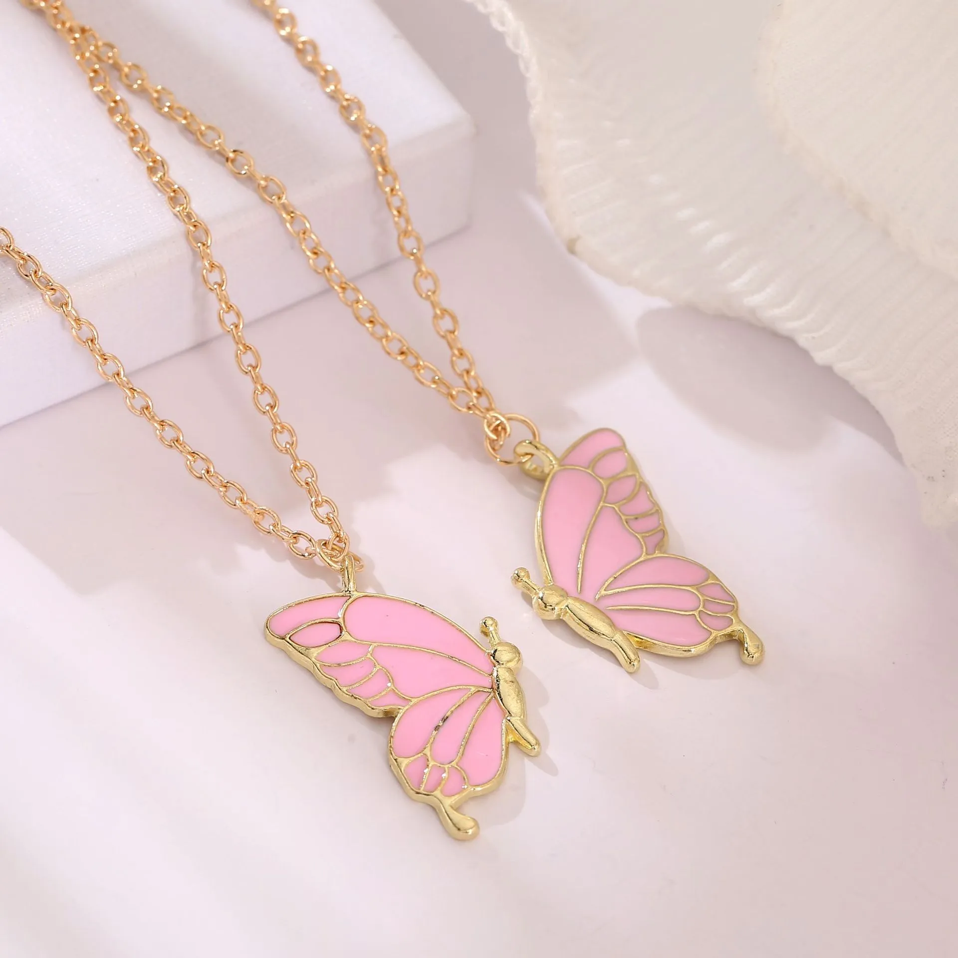 Trendy 2 Pcs/set Butterfly Necklace for Couple Gift - Butterfly Pendant Card Necklaces for Girls Simple Stylish - Chain Necklace for Women New Collection - Gifts for Best Friend. 6