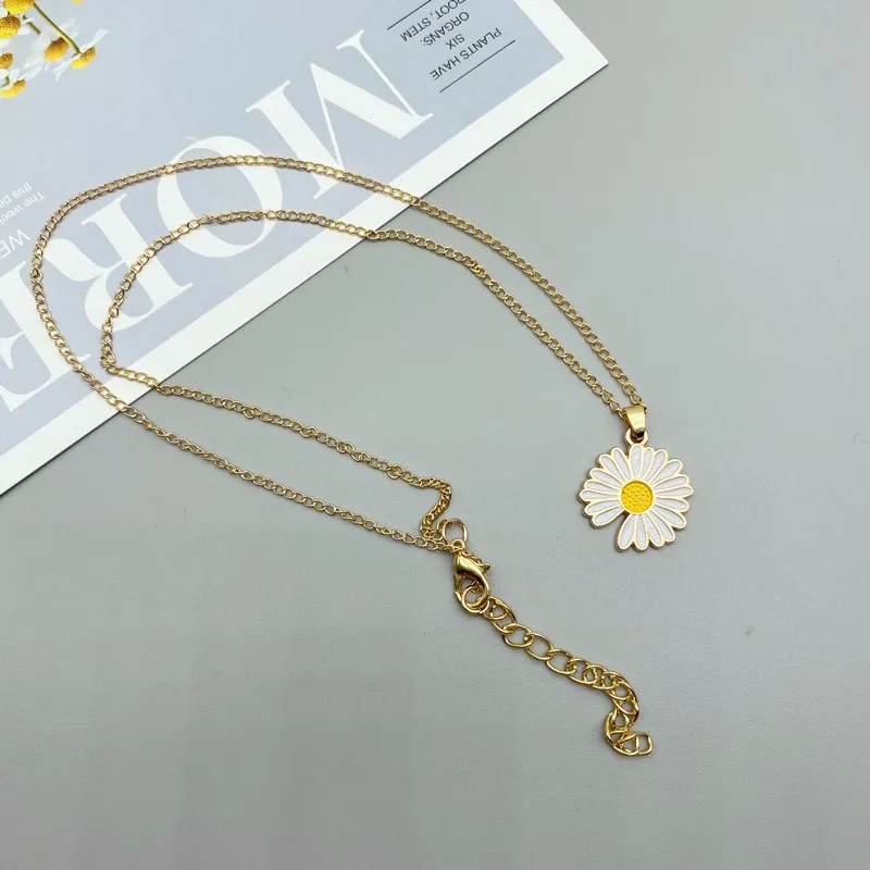 Cute Trendy Daisy Necklace Sun Flower Necklaces for Girls Simple Stylish - Flower Jewelry Dainty Chain Necklace for Women New Collection - Pendant Necklace for Girls Stylish 5