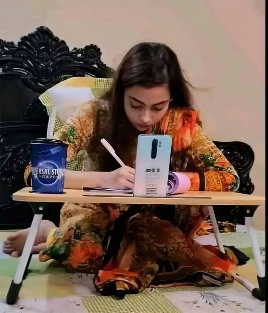 Foldable Laptop Table Wooden For Reading, Writing, Eating, On Bed 3