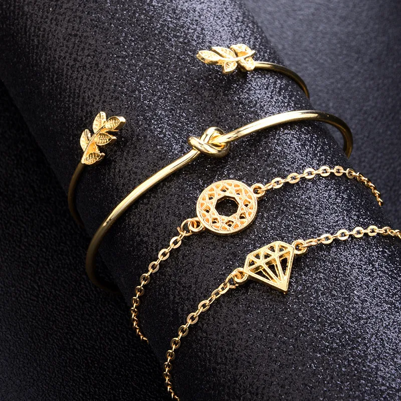 New Trendy Fashionable 4Pcs/ Set Women Simple Design Gold Plated Chain Bracelet for Girls Simple Stylish / Bracelets for Women New Collection 2
