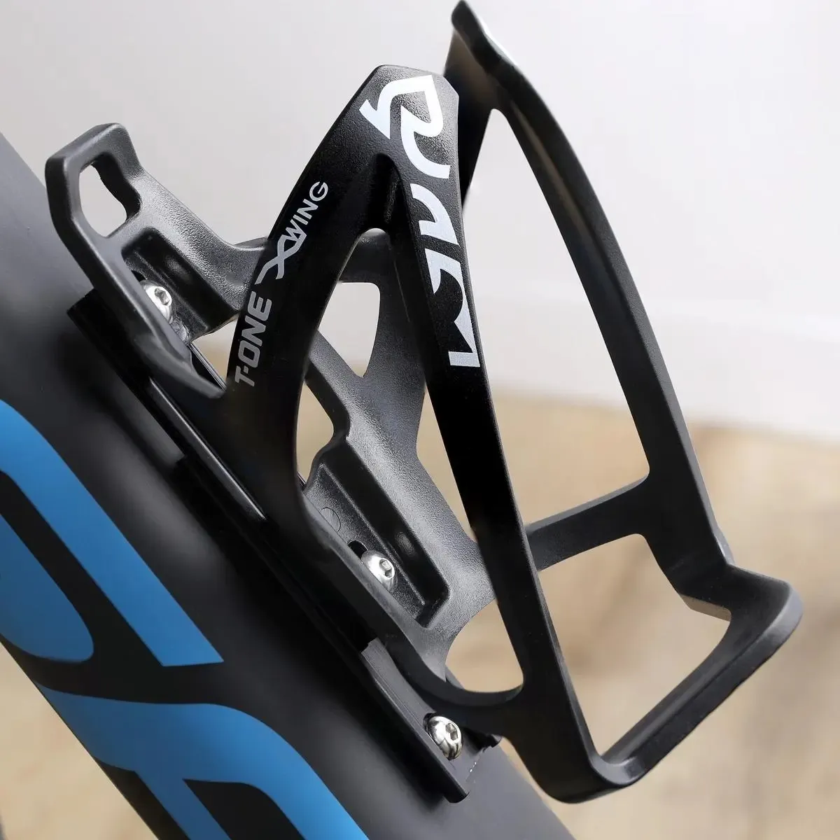 Bike Bottle Holder Universal Bicycle Water Bottle Cup Cages Lightweight Bike Water Bottle Cage for Cycling Road Mountain Bikes Inspeed Bicycle Accessories 3