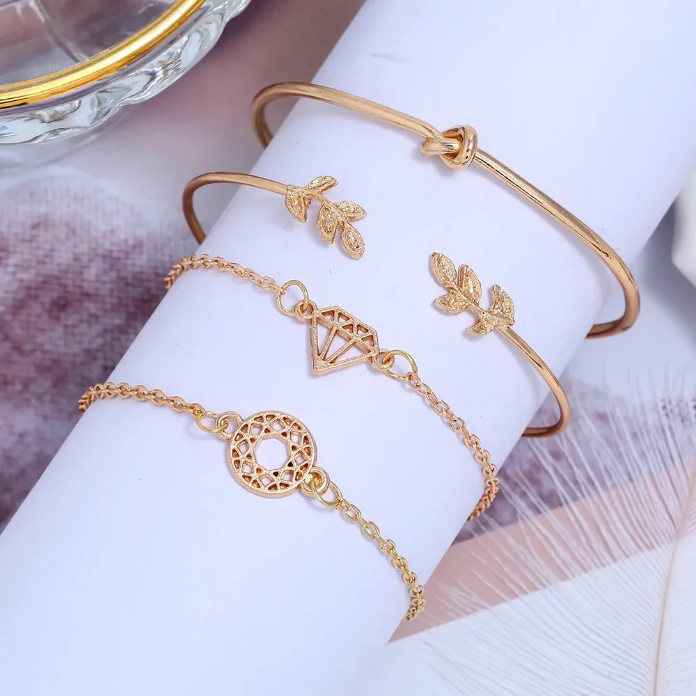 New Trendy Fashionable 4Pcs/ Set Women Simple Design Gold Plated Chain Bracelet for Girls Simple Stylish / Bracelets for Women New Collection 3
