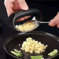 Stainless Steel Garlic Crusher Ginger Mincer Squeezer Press Chopper with Handle Stainless Steel Garlic Crusher Ginger Mincer Squeezer Press Chopper with Handle